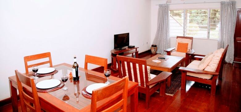 Lush Gardens Apartment 2