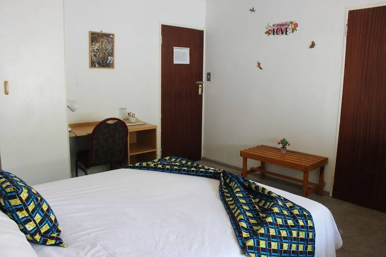 Bed & Breakfast 11 Eland Guest House