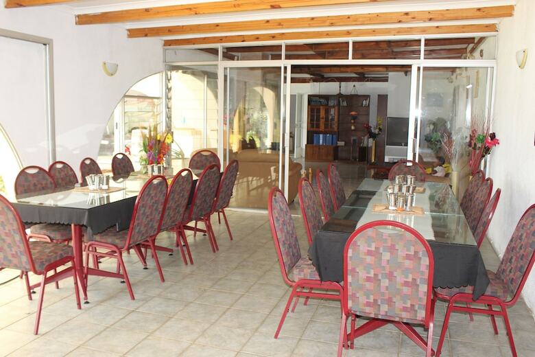 Bed & Breakfast 11 Eland Guest House
