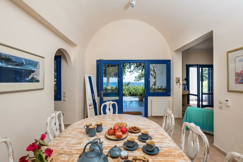 Villa Santorini Mystique Garden