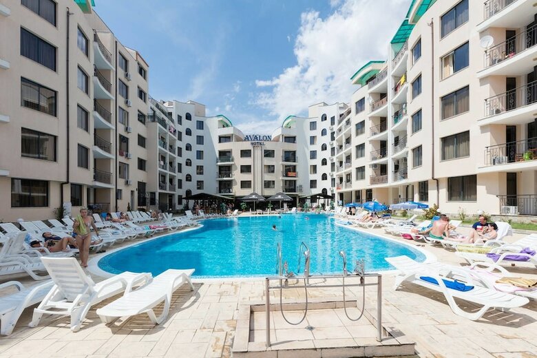 Aparthotel Quiet One Bedroom Apartment With Kitchenette In Avalon Complex