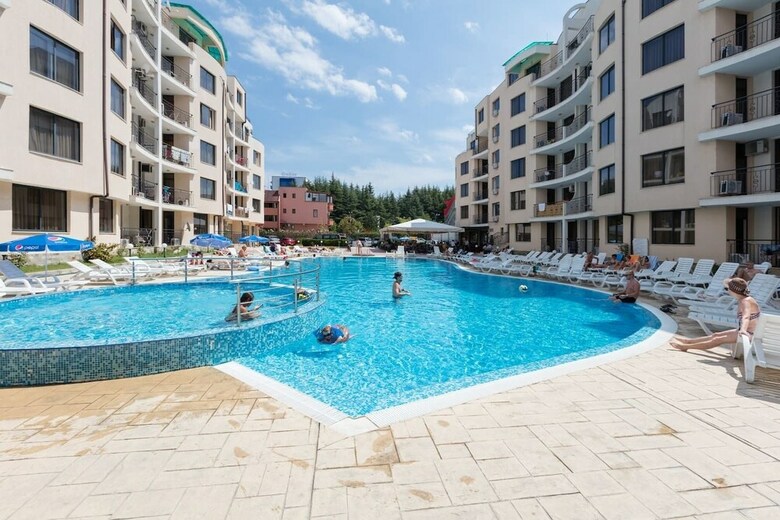 Aparthotel Quiet One Bedroom Apartment With Kitchenette In Avalon Complex