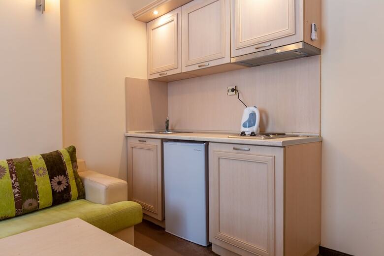 Aparthotel Quiet One Bedroom Apartment With Kitchenette In Avalon Complex