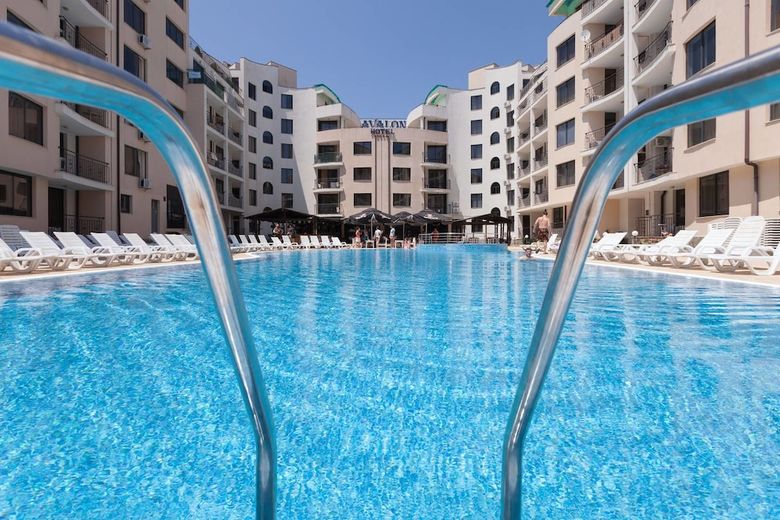 Aparthotel Lovely Studio With Kitchenette & Balcony In Avalon Complex