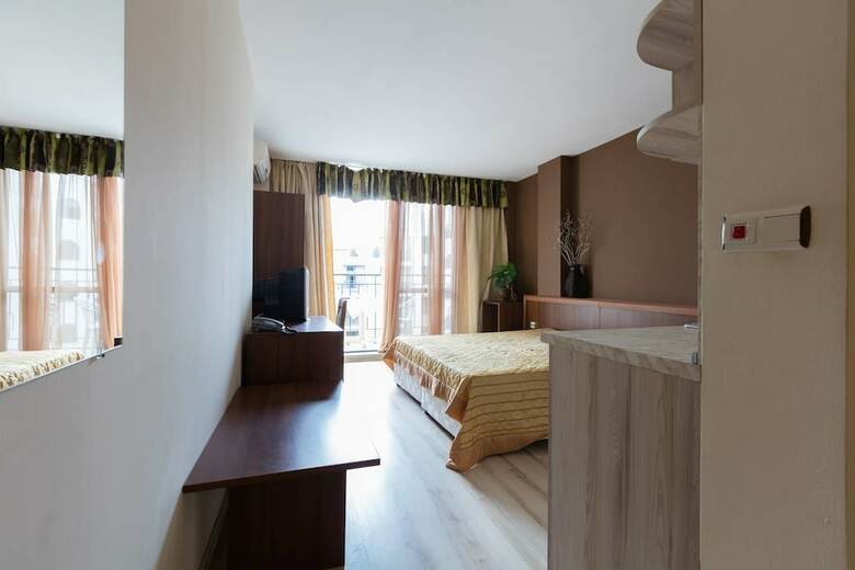 Aparthotel Lovely Studio With Kitchenette & Balcony In Avalon Complex