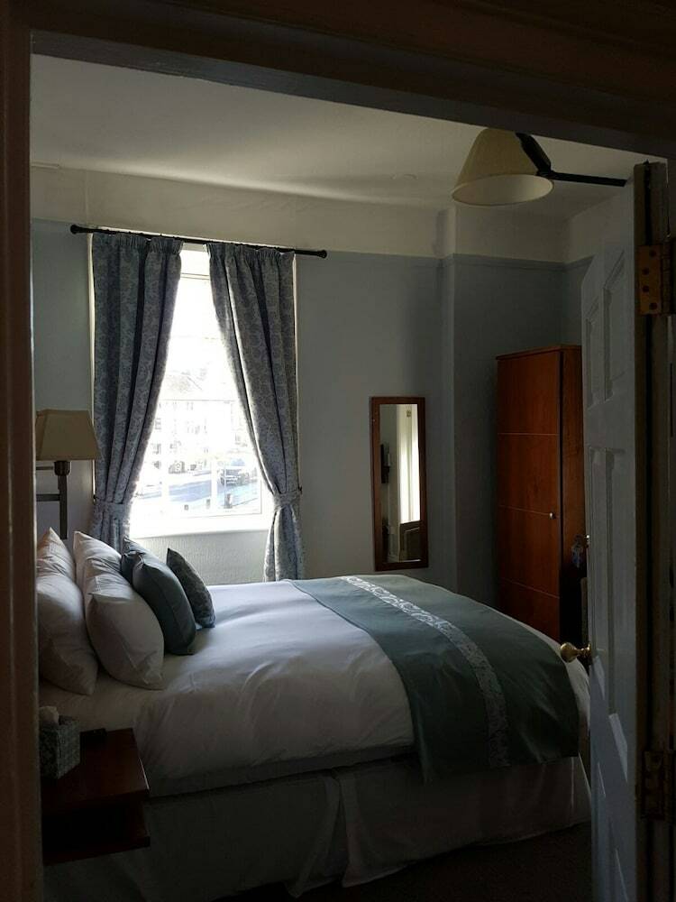 The Greyhound Hotel
