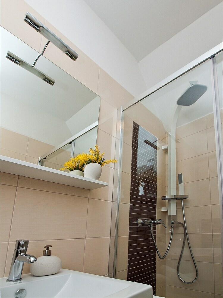 Hotel Guest House Leta