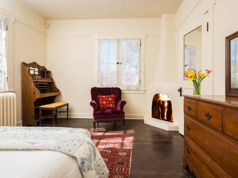 5bd Historic Pink House
