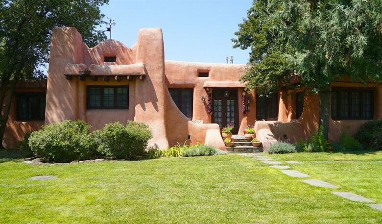 5bd Historic Pink House