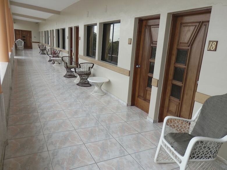 Hotel Garant & Suites