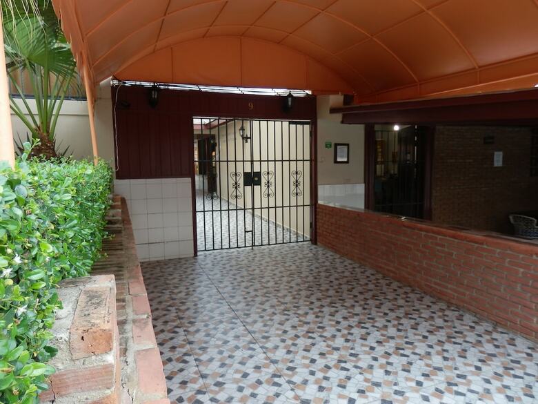 Hotel Garant & Suites