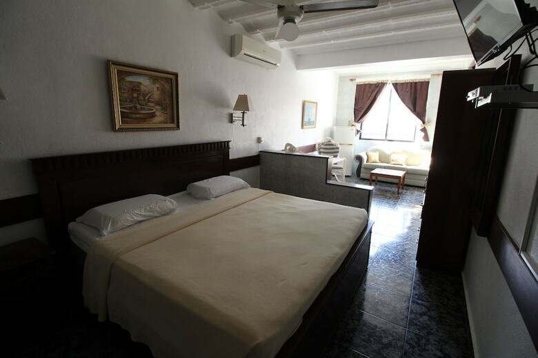 Hotel Garant & Suites