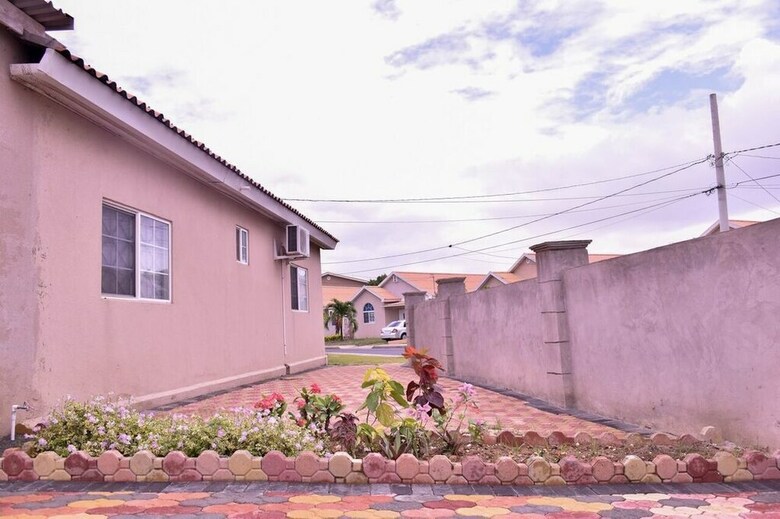 Delux Caribbean Estate Guest Apartment