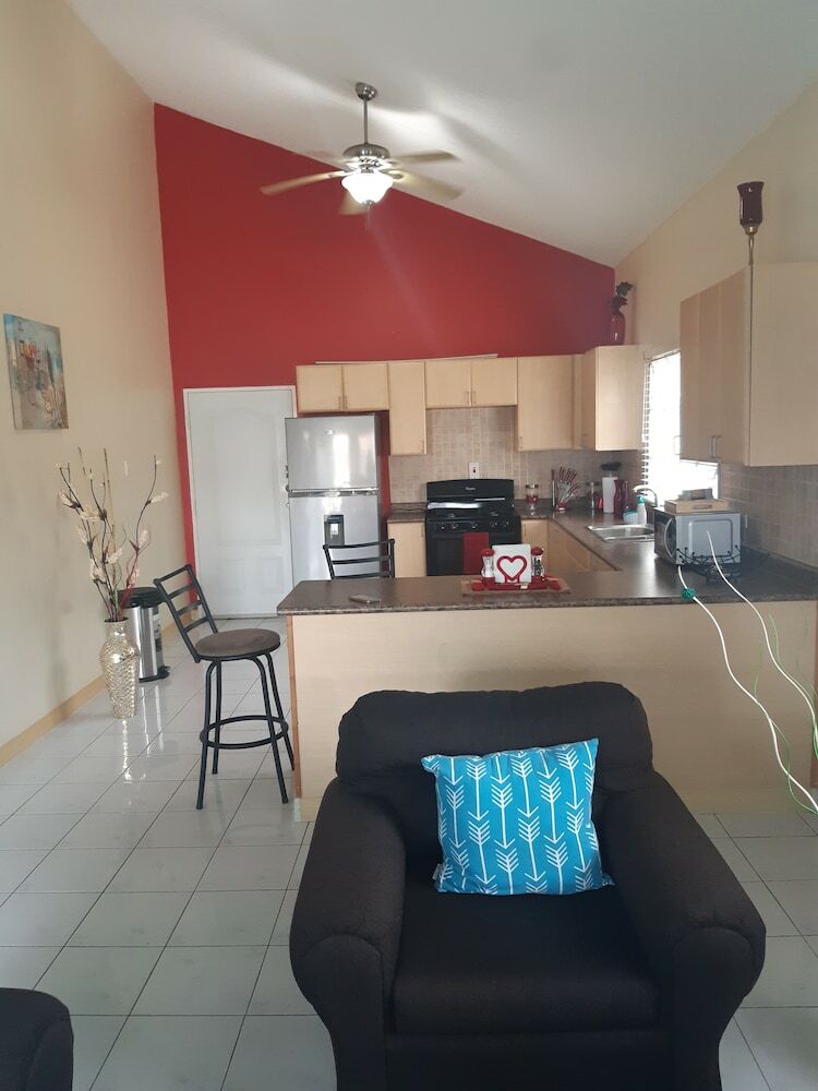 Delux Caribbean Estate Guest Apartment