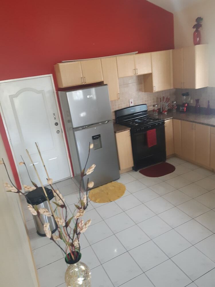 Delux Caribbean Estate Guest Apartment
