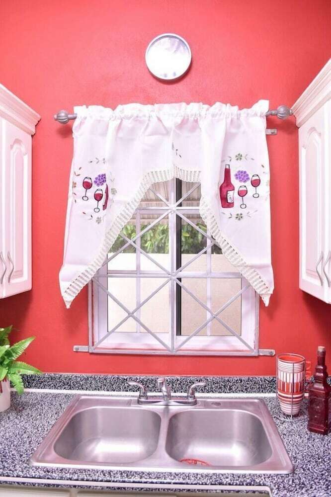 Delux Caribbean Estate Guest Apartment