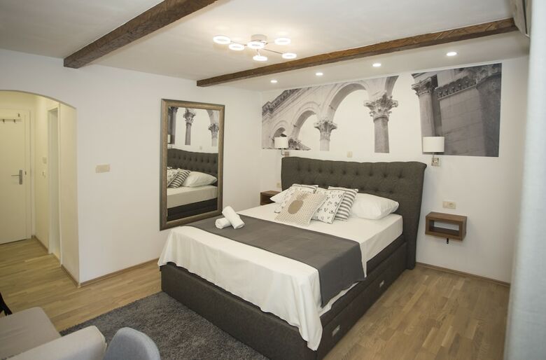 Hotel Luxury Room Inside Of Diocletian Palace