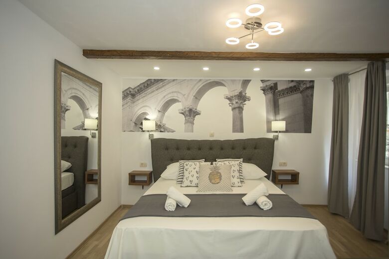 Hotel Luxury Room Inside Of Diocletian Palace