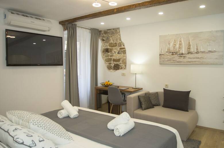 Hotel Luxury Room Inside Of Diocletian Palace