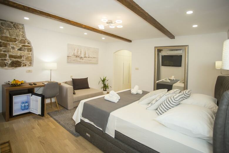 Hotel Luxury Room Inside Of Diocletian Palace