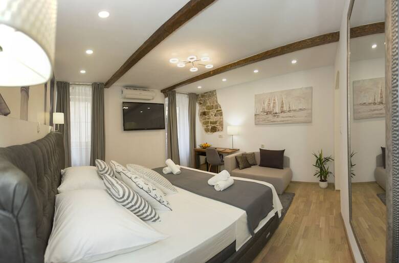Hotel Luxury Room Inside Of Diocletian Palace