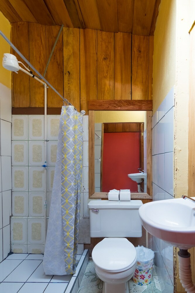 Hostal Que Tuanis Hostel Monteverde