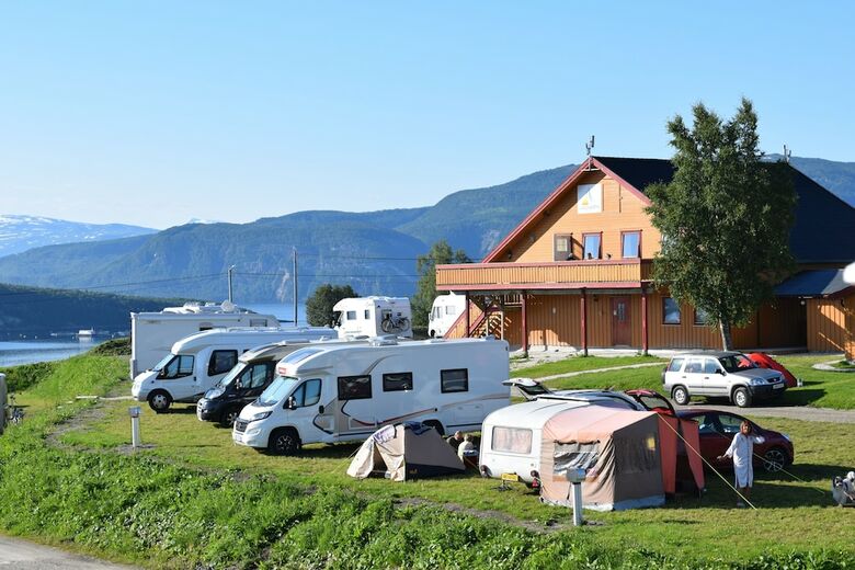 Hostal Lundh�gda Camping Og Motell
