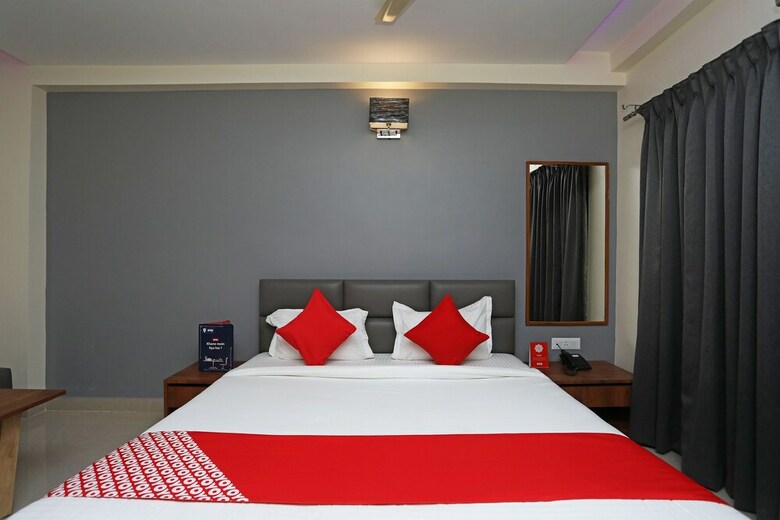 Hotel Oyo 28757 Pikus Inn