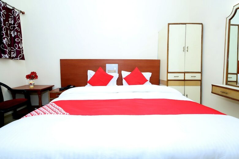 Hotel Oyo 26453 Raja