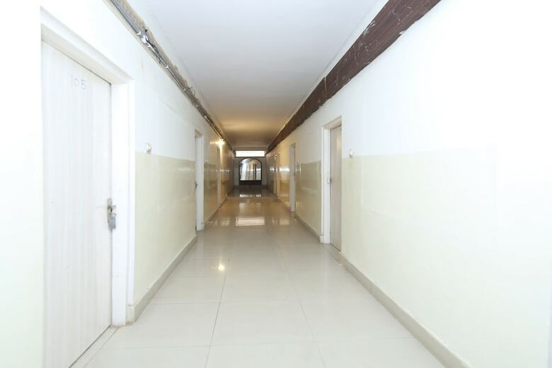 Hotel Oyo 25064 Chandrika