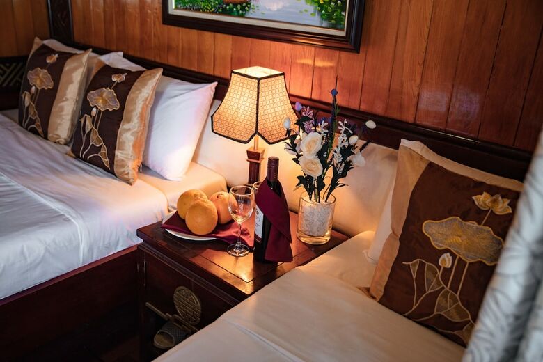 Cozy Bay Cruise