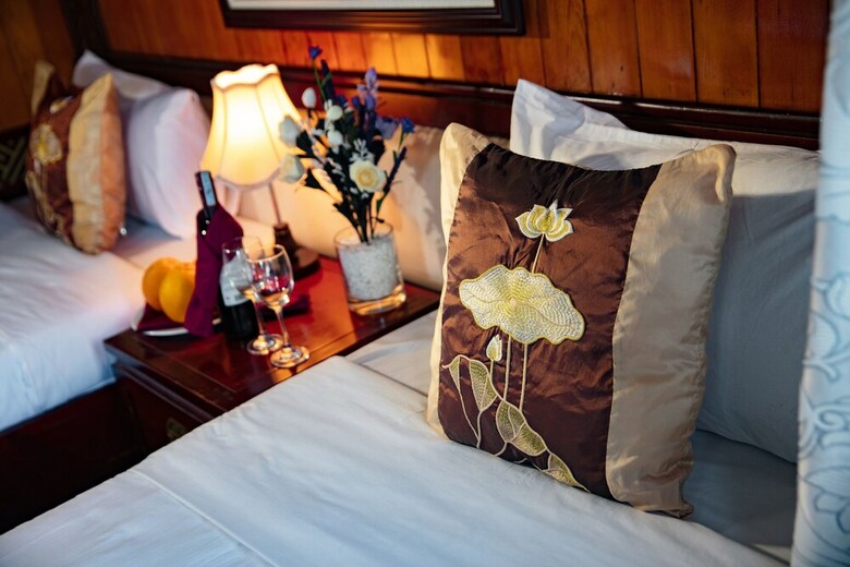 Cozy Bay Cruise
