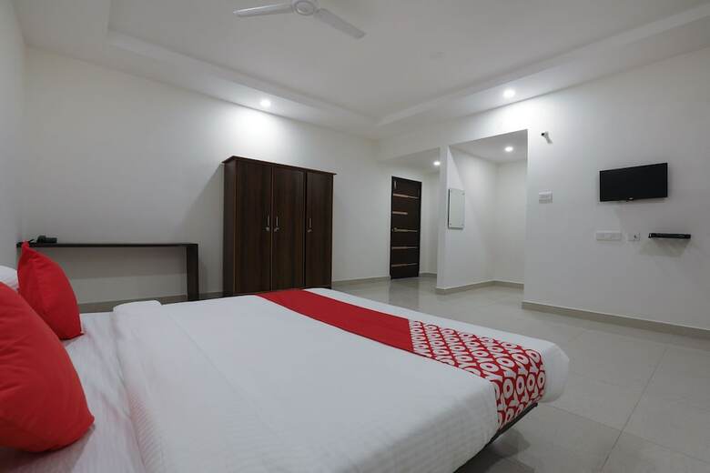 Hotel Oyo 28765 Green Stone