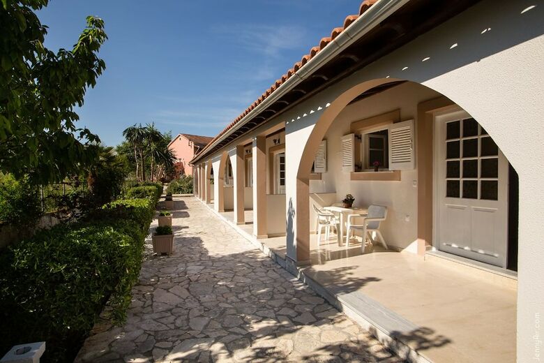 Apartamentos Paradise Village