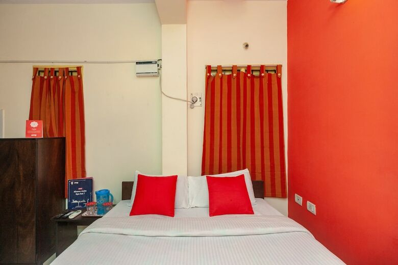 Hotel Oyo 26936 Adhithya Inn
