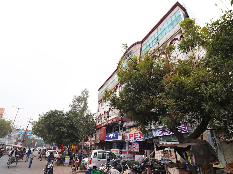 Oyo 29051 Hotel Solitaire & Restaurant