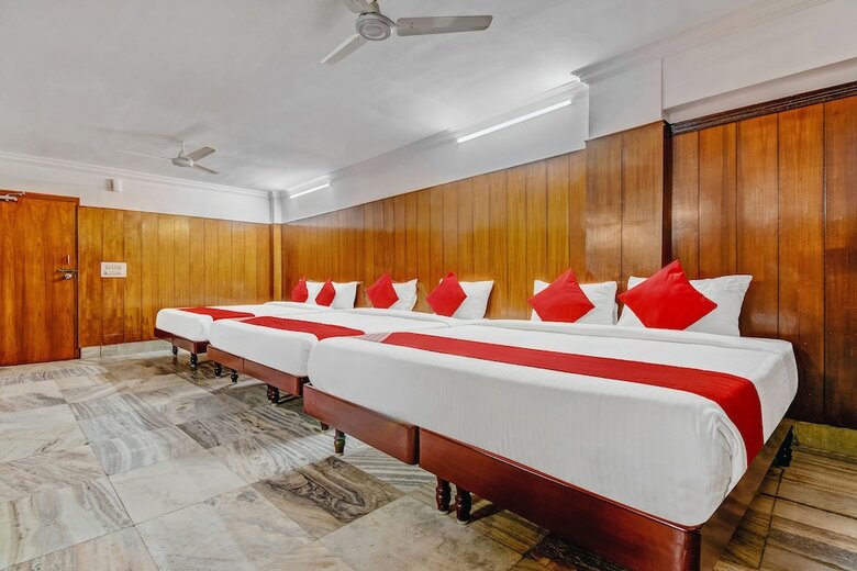 Hotel Oyo 19559 Pavithra Paradise