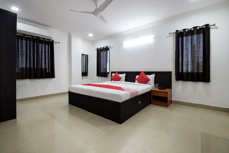 Oyo 28143 Hotel Abhinam