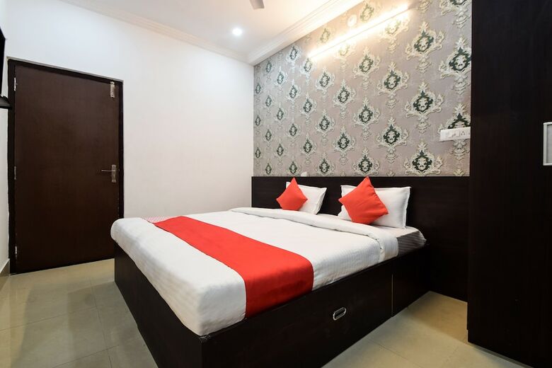 Oyo 28143 Hotel Abhinam