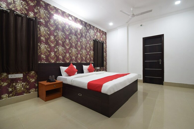 Oyo 28143 Hotel Abhinam
