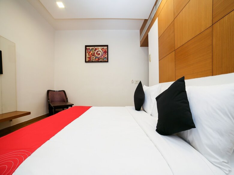 Hotel Edition O 30074 Tushar Elegant