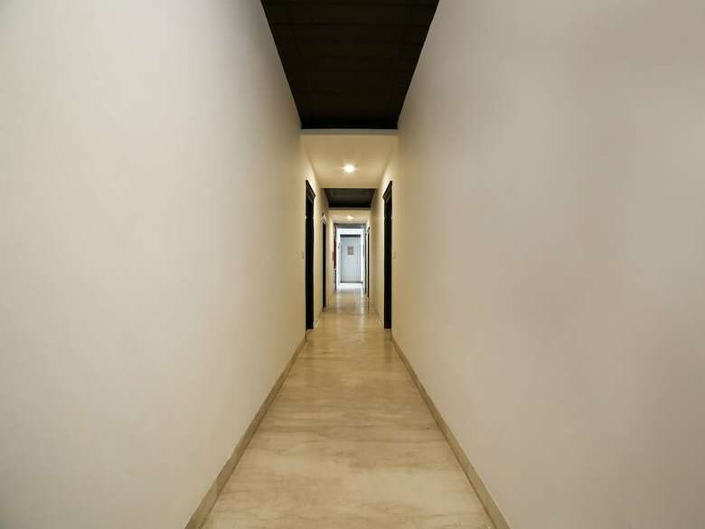 Hotel Edition O 30074 Tushar Elegant