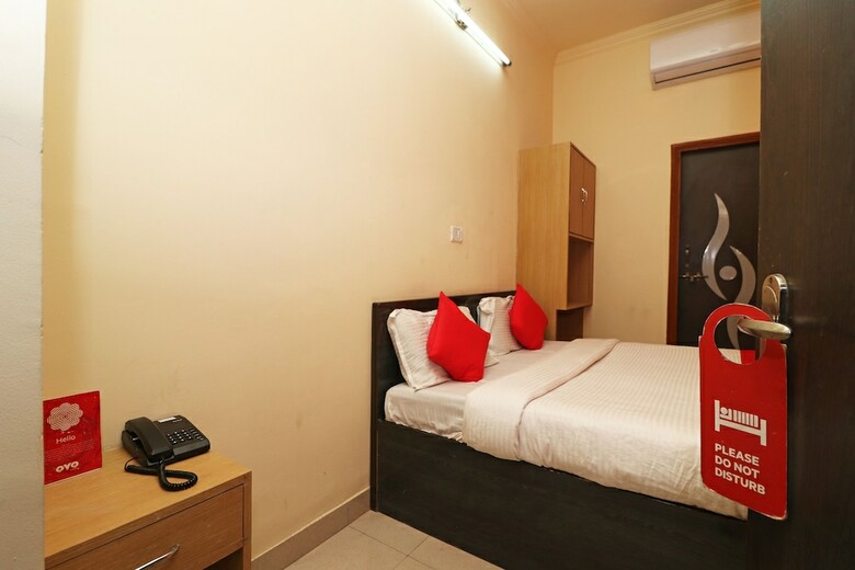 Oyo 27929 Hotel Cristal Park