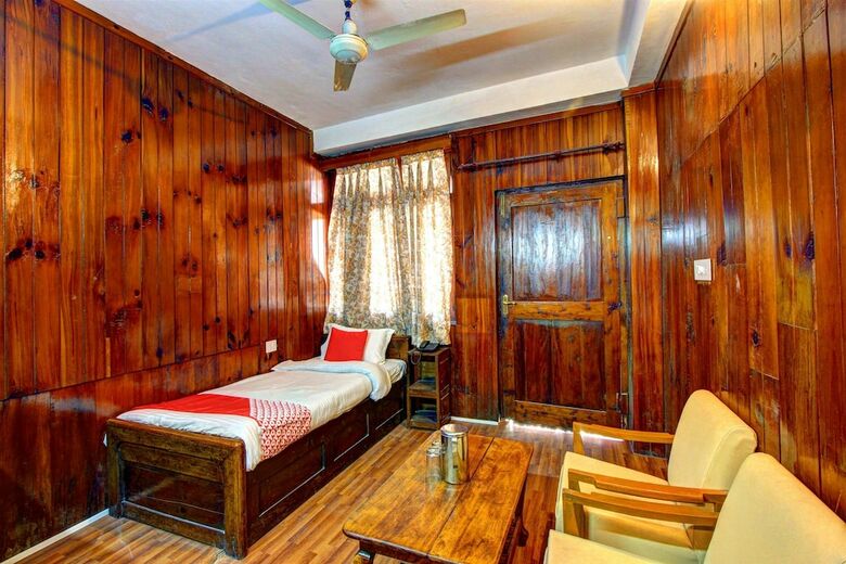 Oyo 19767 Hotel Naman