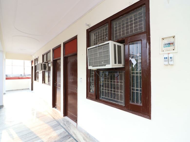 Oyo 24489 Hotel Greenwood