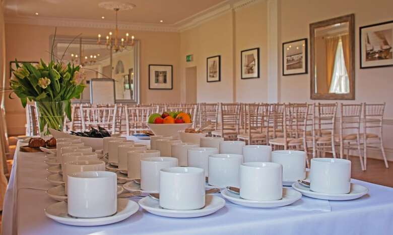 Tracy Park Hotel And Country Club