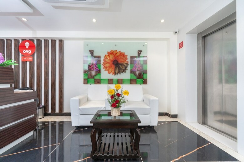 Hotel Oyo 19487 Hr Residency
