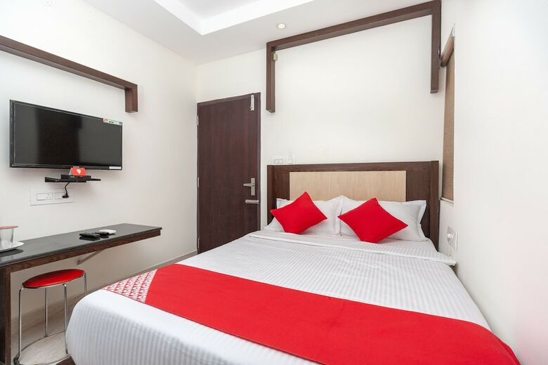 Hotel Oyo 19487 Hr Residency