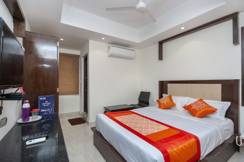 Hotel Oyo 19487 Hr Residency
