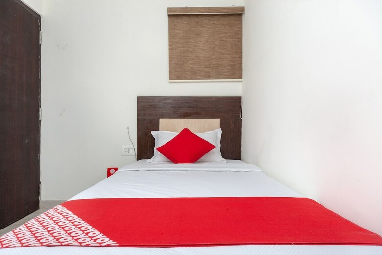 Hotel Oyo 19487 Hr Residency